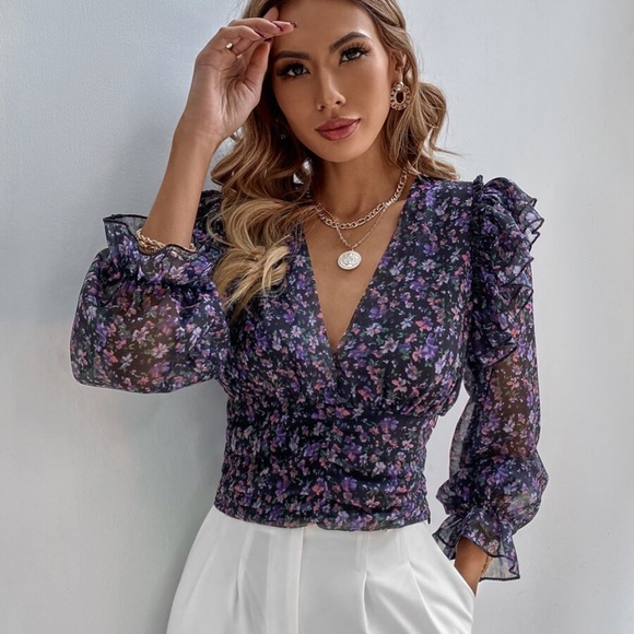 Purple floral print ruffle v neck crop top - Picture 3 of 7
